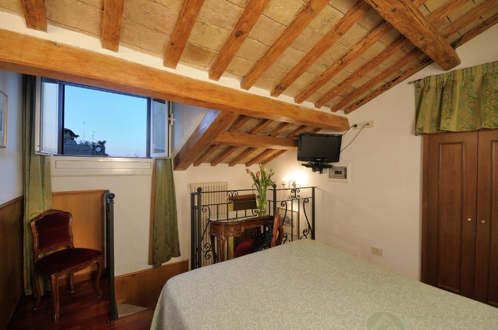 Parlamento Boutique Hotel Rome Bilik gambar